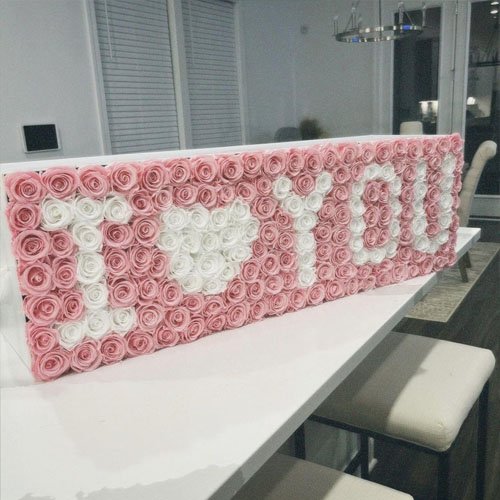 Eternal roses with "I LOVE U" design in a box, long lasting